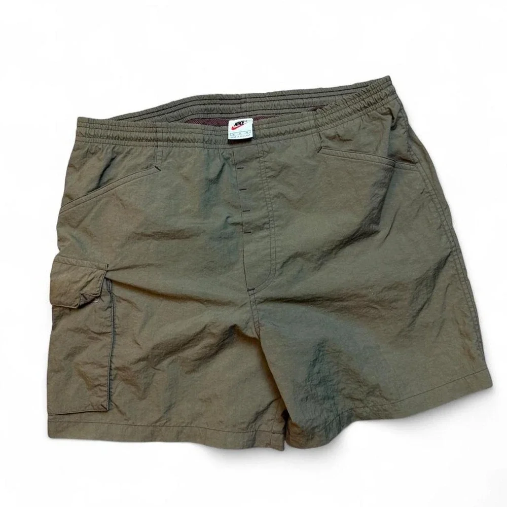 Vintage Nike white tag olive green windbreaker shorts size medium 5 in inseam